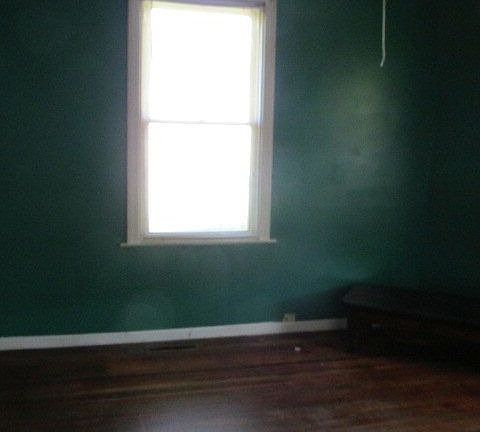 3rd image of 702 Marshall Ave