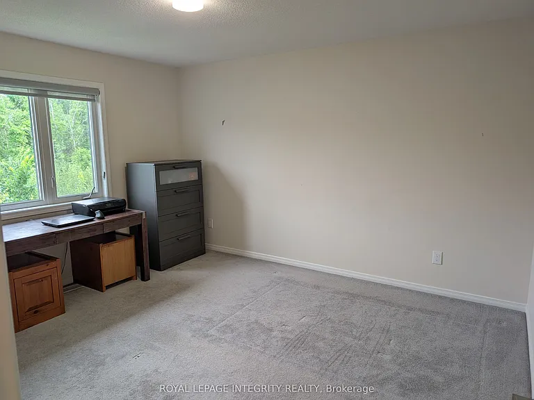 3230 Harvester Cres — Photo 15