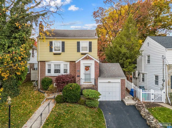 335 Walnut St, Nutley, NJ 07110