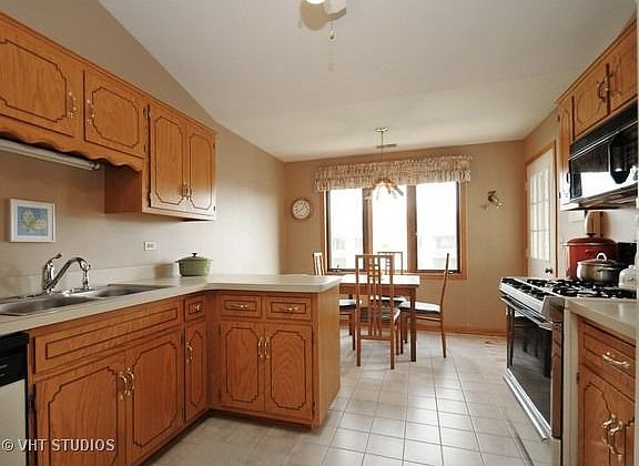 5th image of 6640 183rd St APT 3d