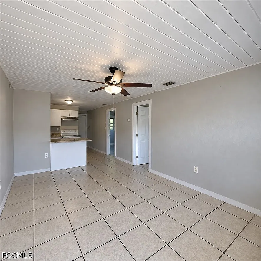 2 bed, 1.0 bath, 645 sqft, $1,045 — Photo 1