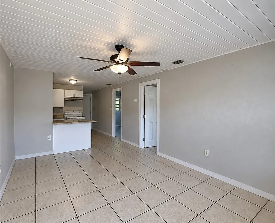 3236 Dora St