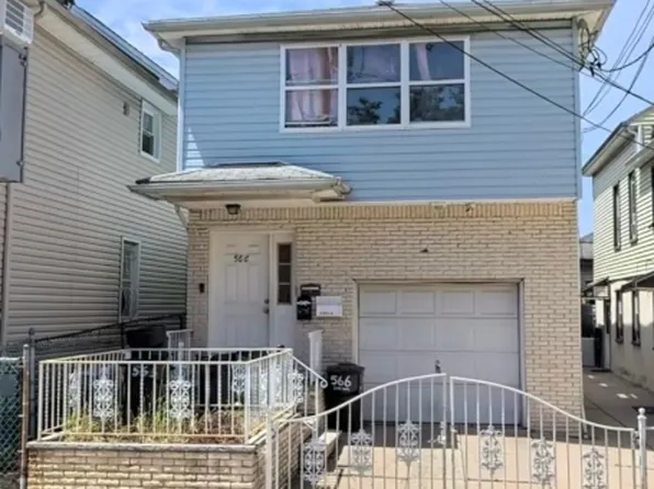 566 2nd Ave, Elizabeth City, NJ 07202