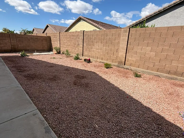 352 W Gascon Rd — Photo 14