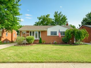 20930 Saint Gertrude St, Saint Clair Shores, MI 48081
