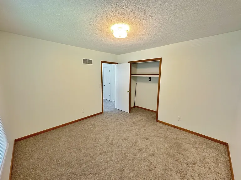 802 N College Ave — Photo 4