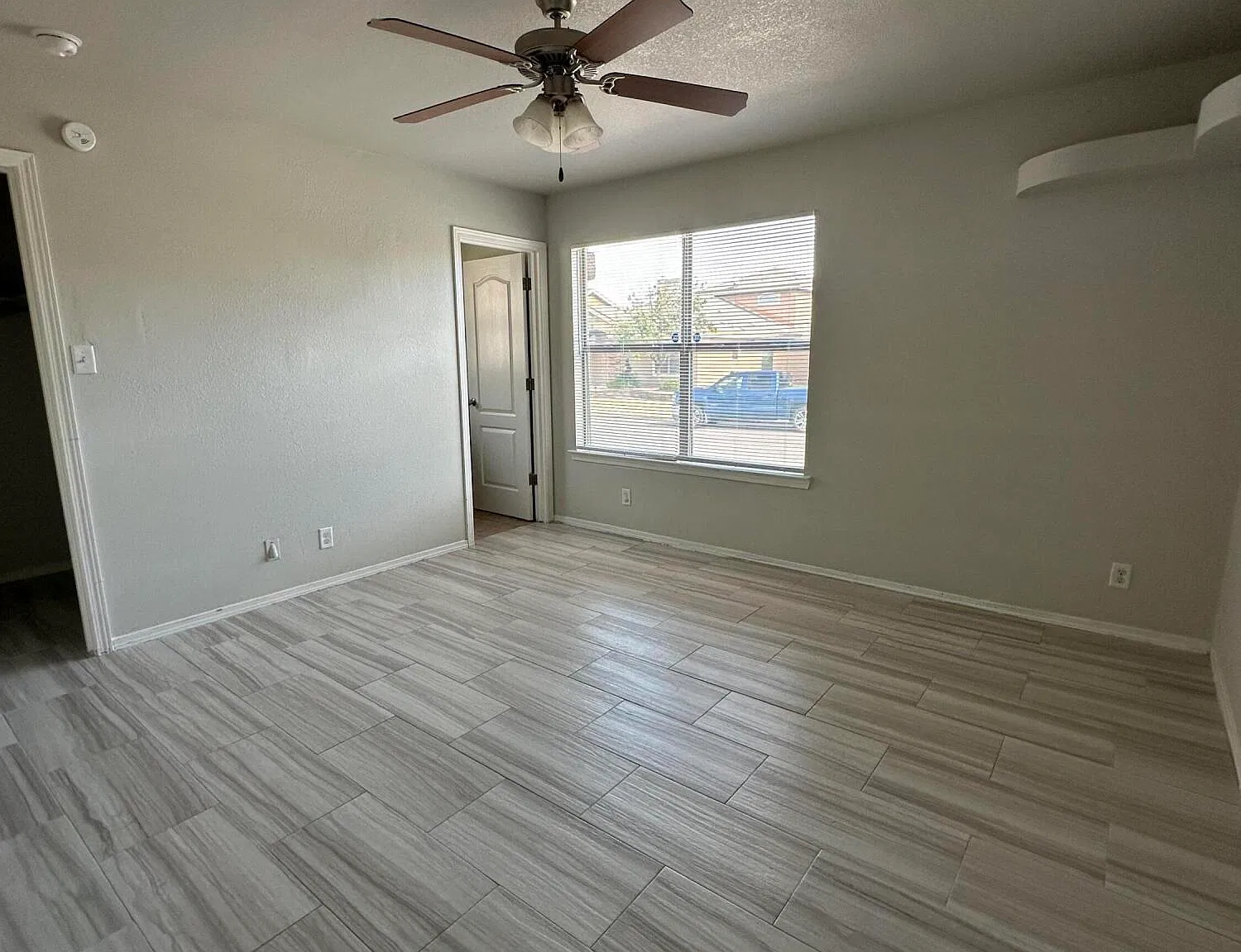 3 bed, 2.0 bath, 1163 sqft, $1,650 — Photo 2