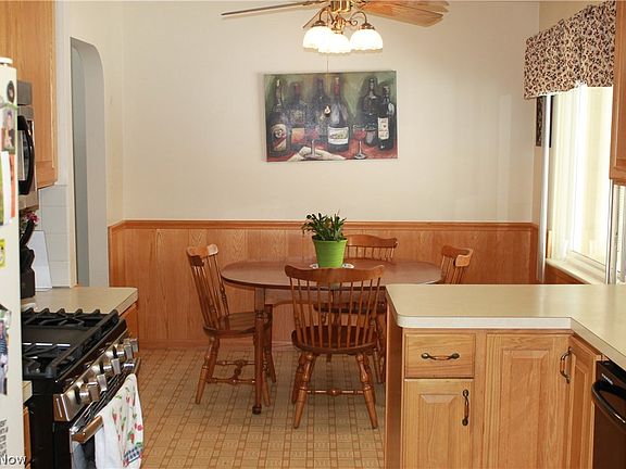 4th image of 35283 Keller Dr