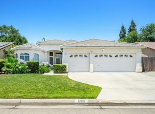 1746 E Chelsea Dr, Fresno, CA 93720