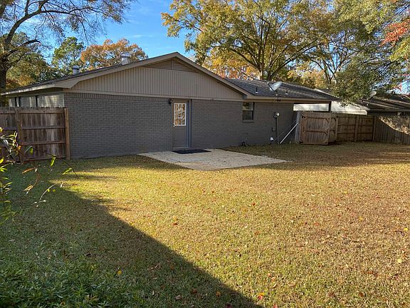 2nd image of 138 Elm Ct