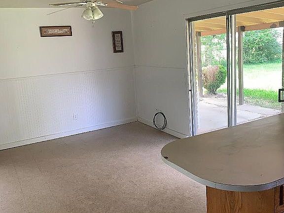 Cute eat in kitchen with bar