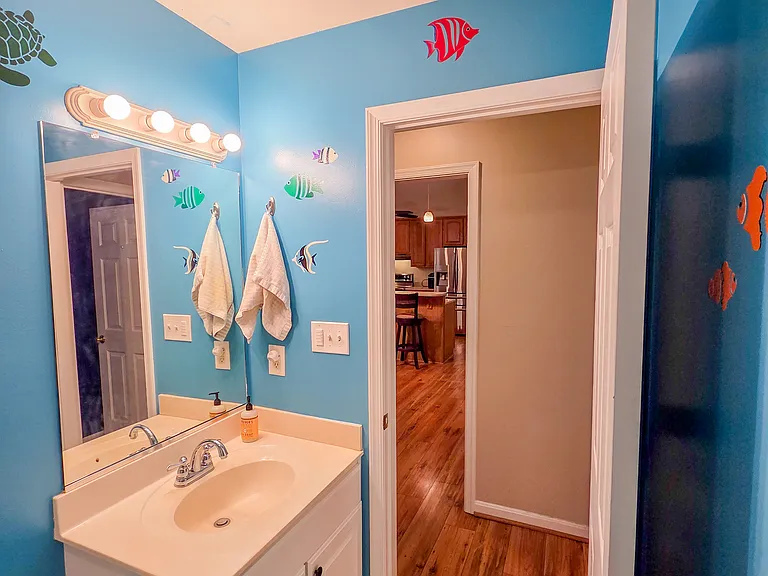 8401 Kennedy Dr — Photo 14