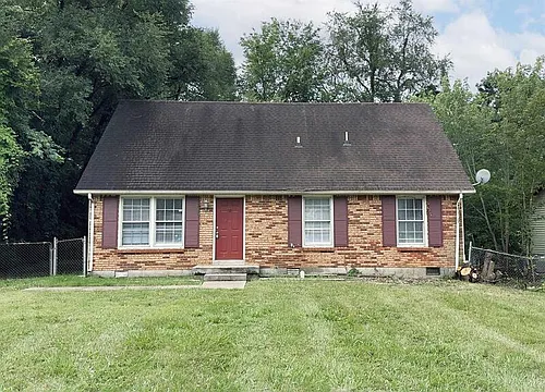 385 Louise Ln Photo 1