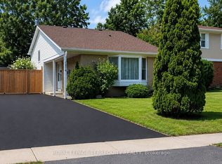 1214 Trowbridge Dr, Oshawa, ON L1G 7H2