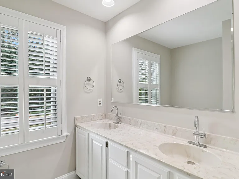 7518 Old Dominion Dr — Photo 52