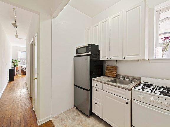 2nd image of 321 E 89th St APT 5D