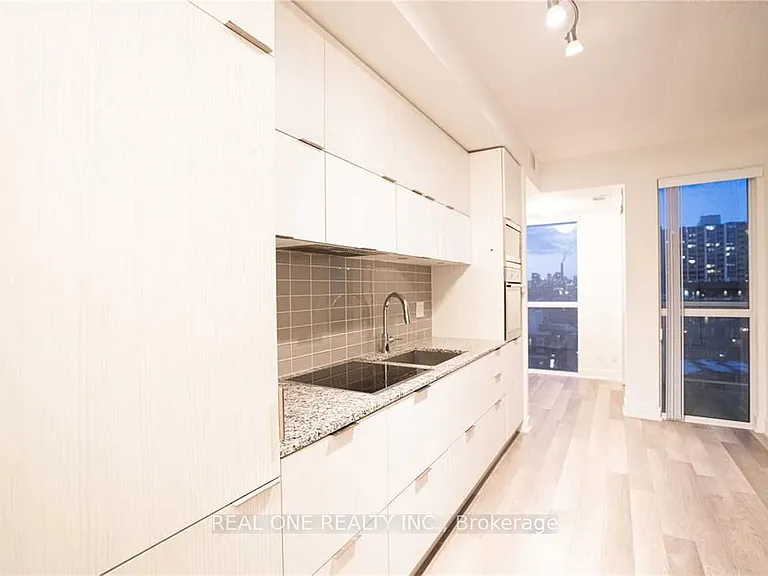 318 Richmond St W #1203 — Photo 2