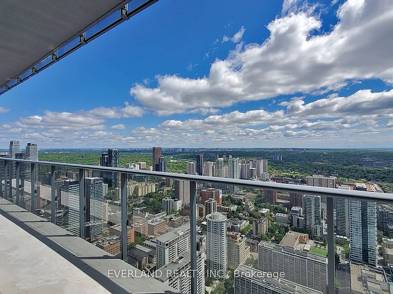 7 Grenville St #6105 — Photo 2