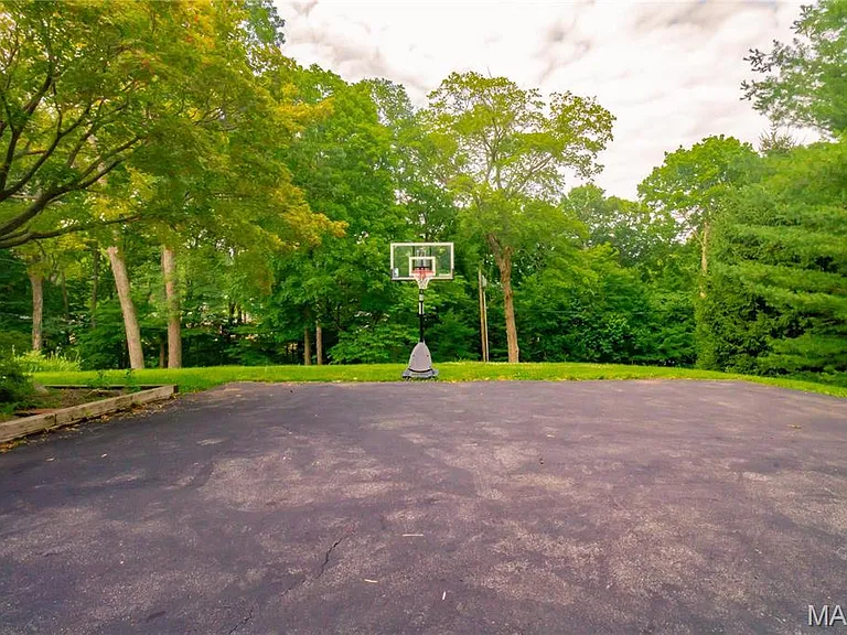 395 Statesman Ct — Photo 35