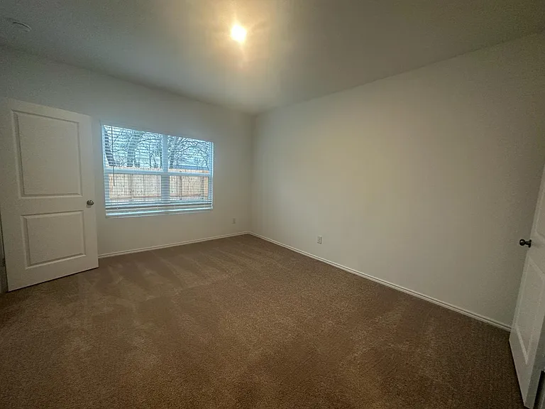 361 Sonterra Dr — Photo 16