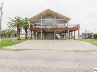 901 N 5th St, Port O Connor, TX 77982