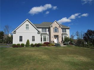 15 Lambros Dr, Monroe, NY