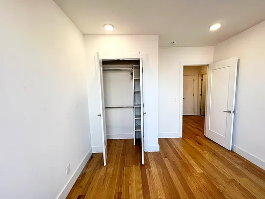 Rented by EastMount Realty LLC | media 7