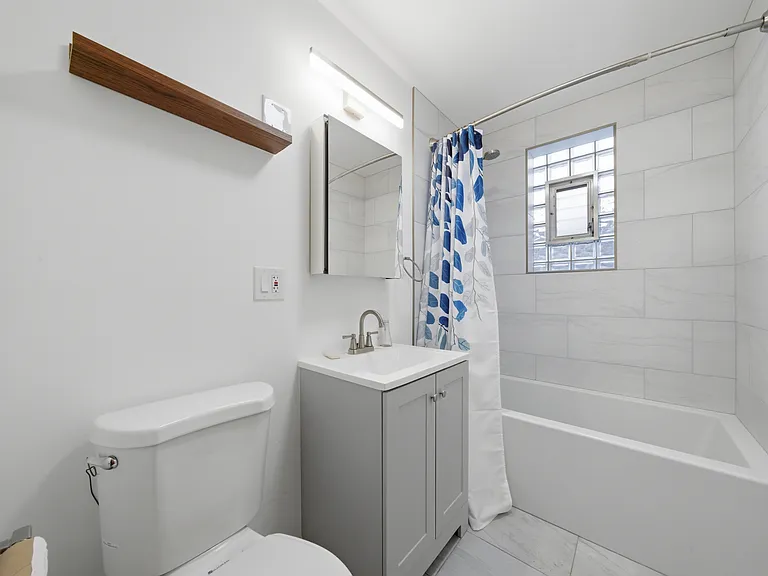 6230 N Wayne Ave #2 — Photo 10