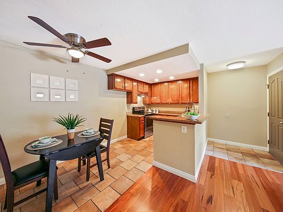 3rd image of 432 Edgehill Ln Unit 93