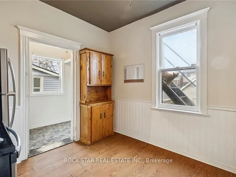 51 Smith Ave #MAIN — Photo 6