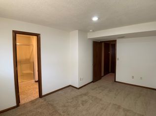 6661 Park St, Shawnee, KS 66216