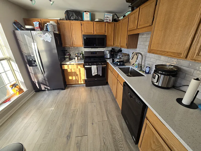 21809 Baldwin Sq #302 — Photo 2
