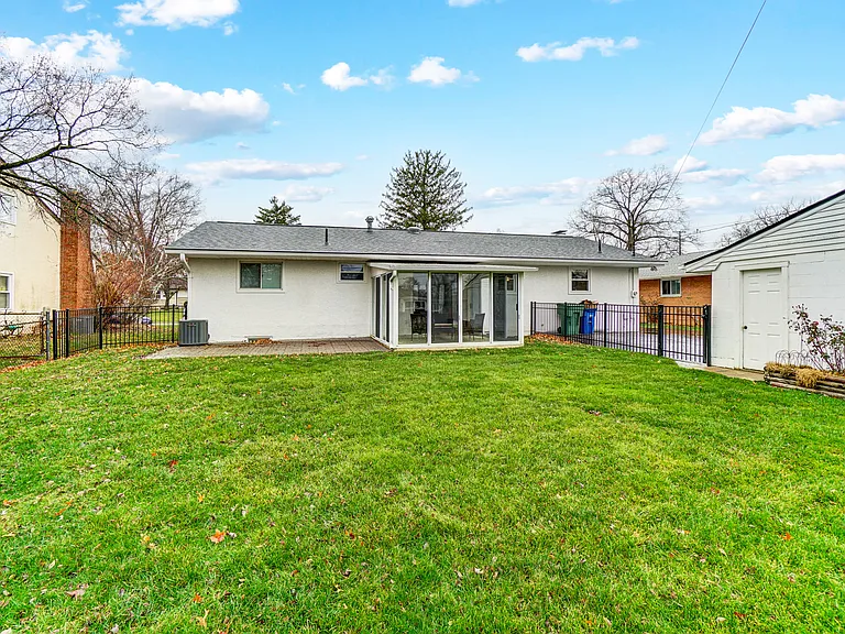 3592 Delamere Ave — Photo 38