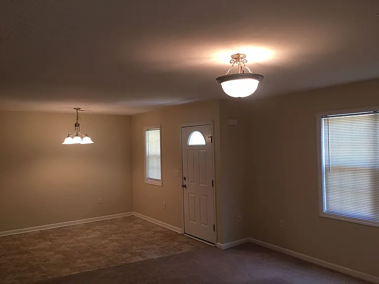 2504 McKinley Ave — Photo 6