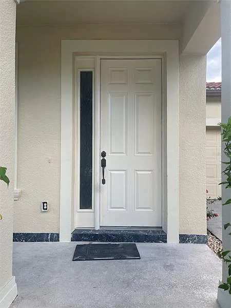 5 bed, 4.0 bath, 2411 sqft, $3,095 — Photo 3