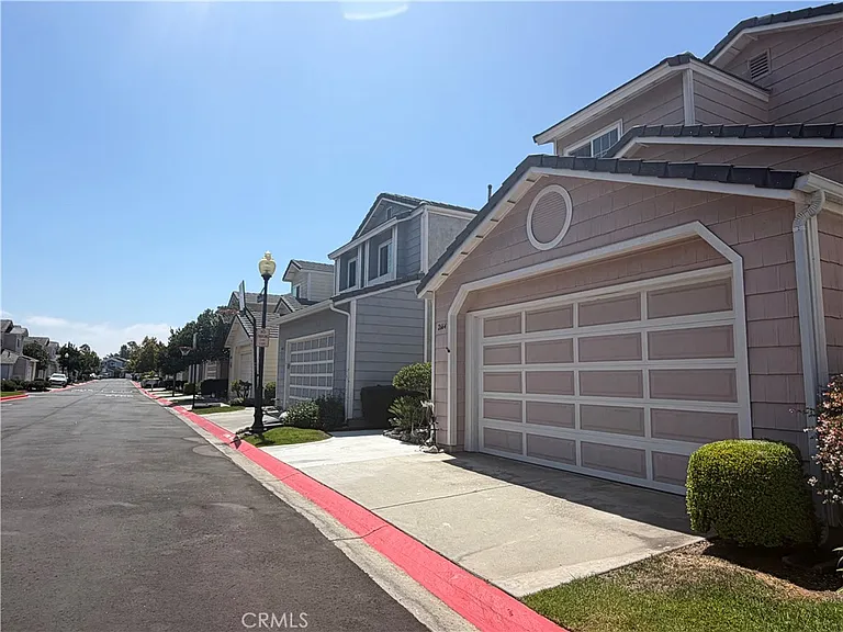 2664 Woodbury Dr — Photo 3