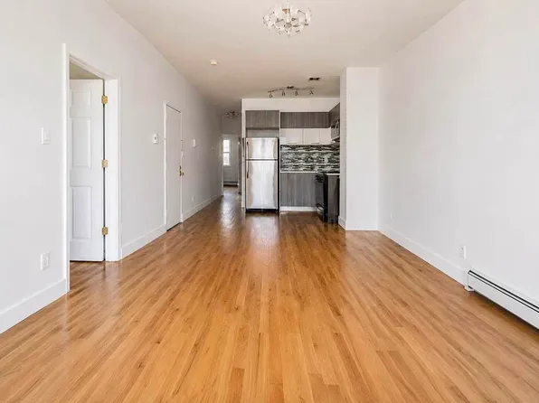 804 Evergreen Avenue image 1 of 5