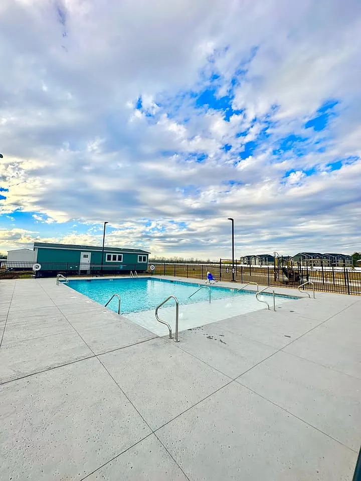 3 bed, 1216 sqft, $1,335 — Photo 4