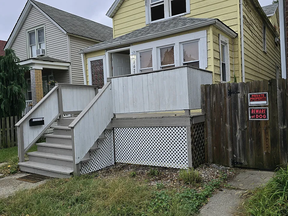 Front Right with Deck