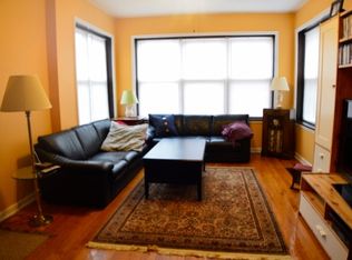 2622 N Avers Ave APT 1F, Chicago, IL 60647