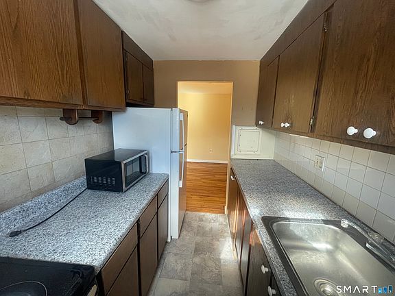 5th image of 24 Merrill Street APT B3