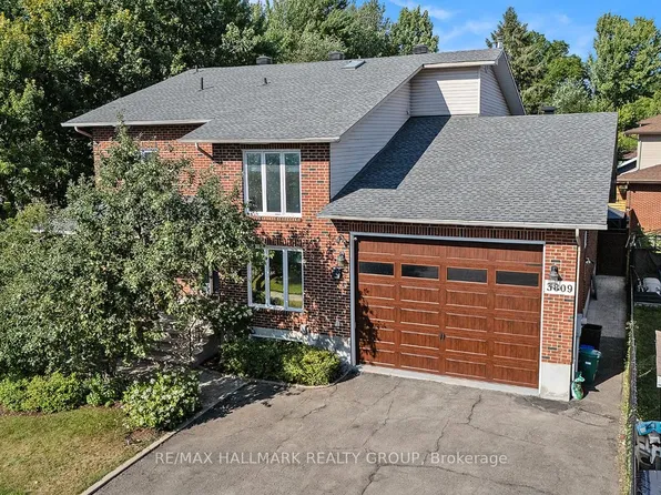 3809 Alderwood St W, Ottawa, ON K1T 3R3