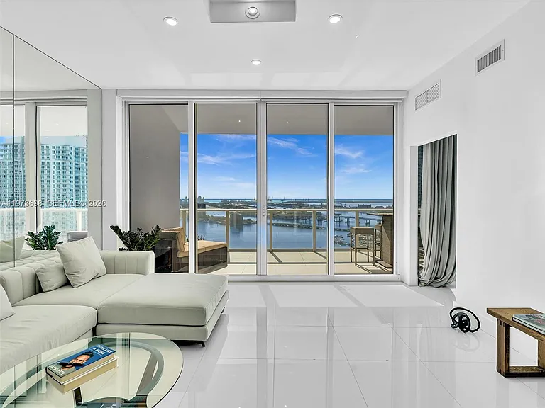 2020 N Bayshore Dr #3303 — Photo 10