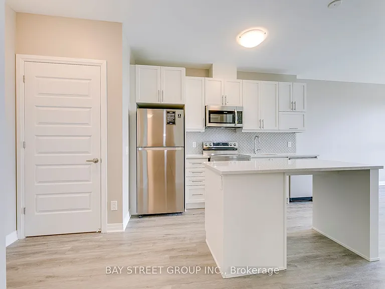 95 Dundas St W #107 — Photo 12