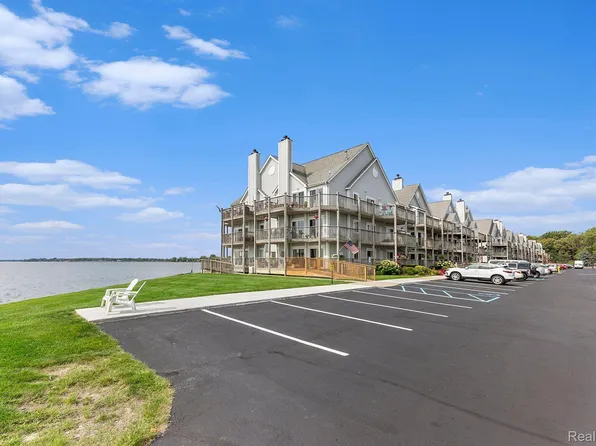 37530 Jefferson Ave APT 201, Harrison Township, MI 48045