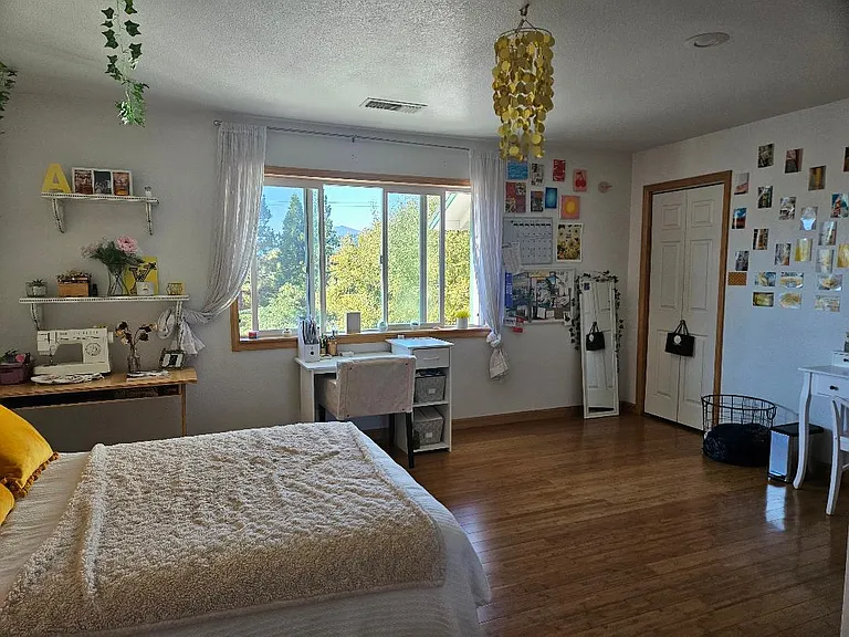 524 Spruce St — Photo 10