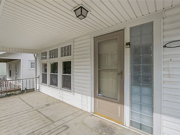 3rd image of 123 Livingston Ave