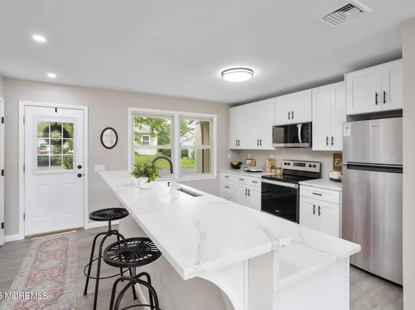 48 Westport Drive, Manchester, NJ 08759