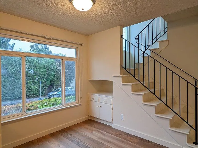 Oxford-Cedar Apartments — Photo 17