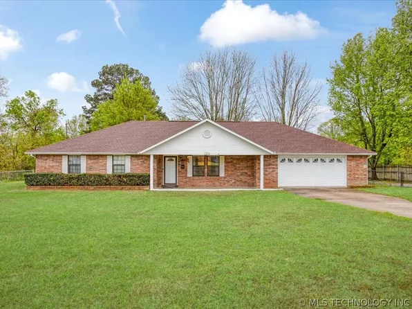 306 SE 4th St, Antlers, OK 74523